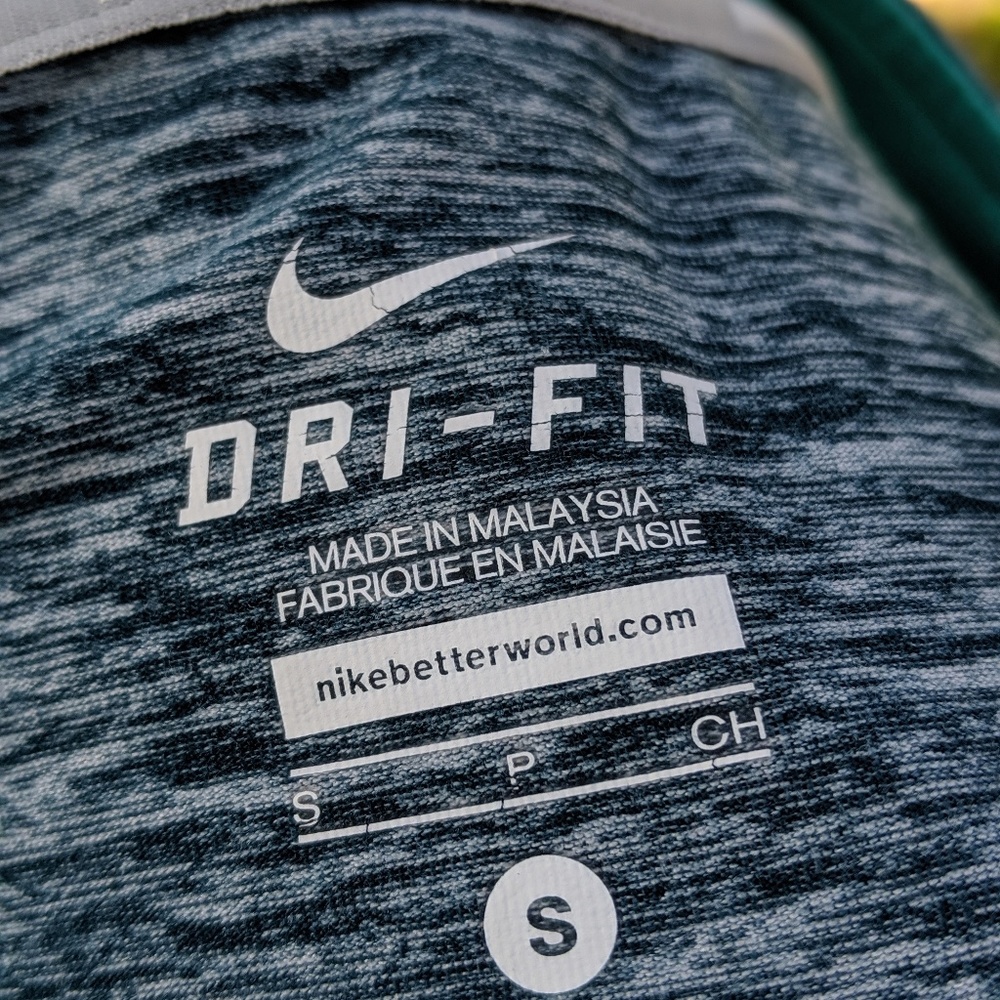 Nike Pullover - Picture 7 of 8